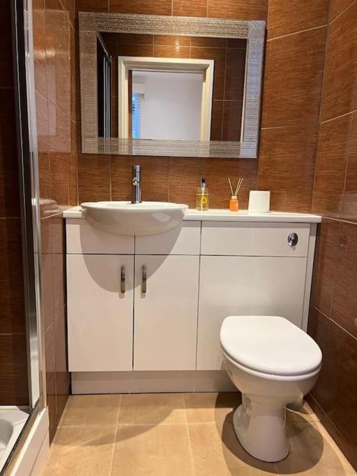 Superb 2Bed/2Bath Flat Waterloo London公寓 外观 照片